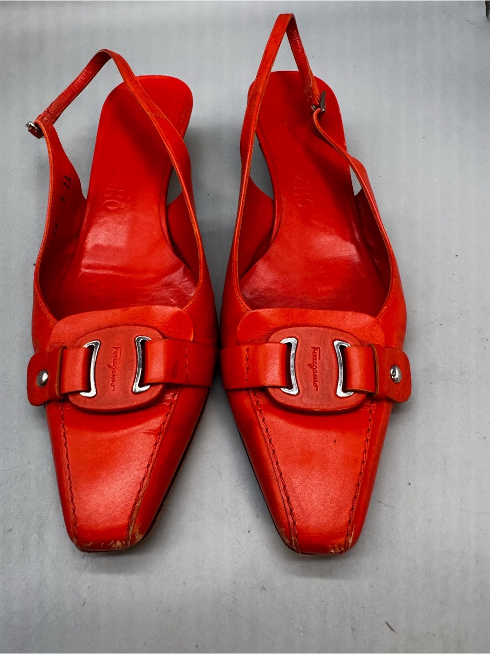 Salvatore Ferragamo Slingback Kitten Heel Pumps Womens 9 Red Leather